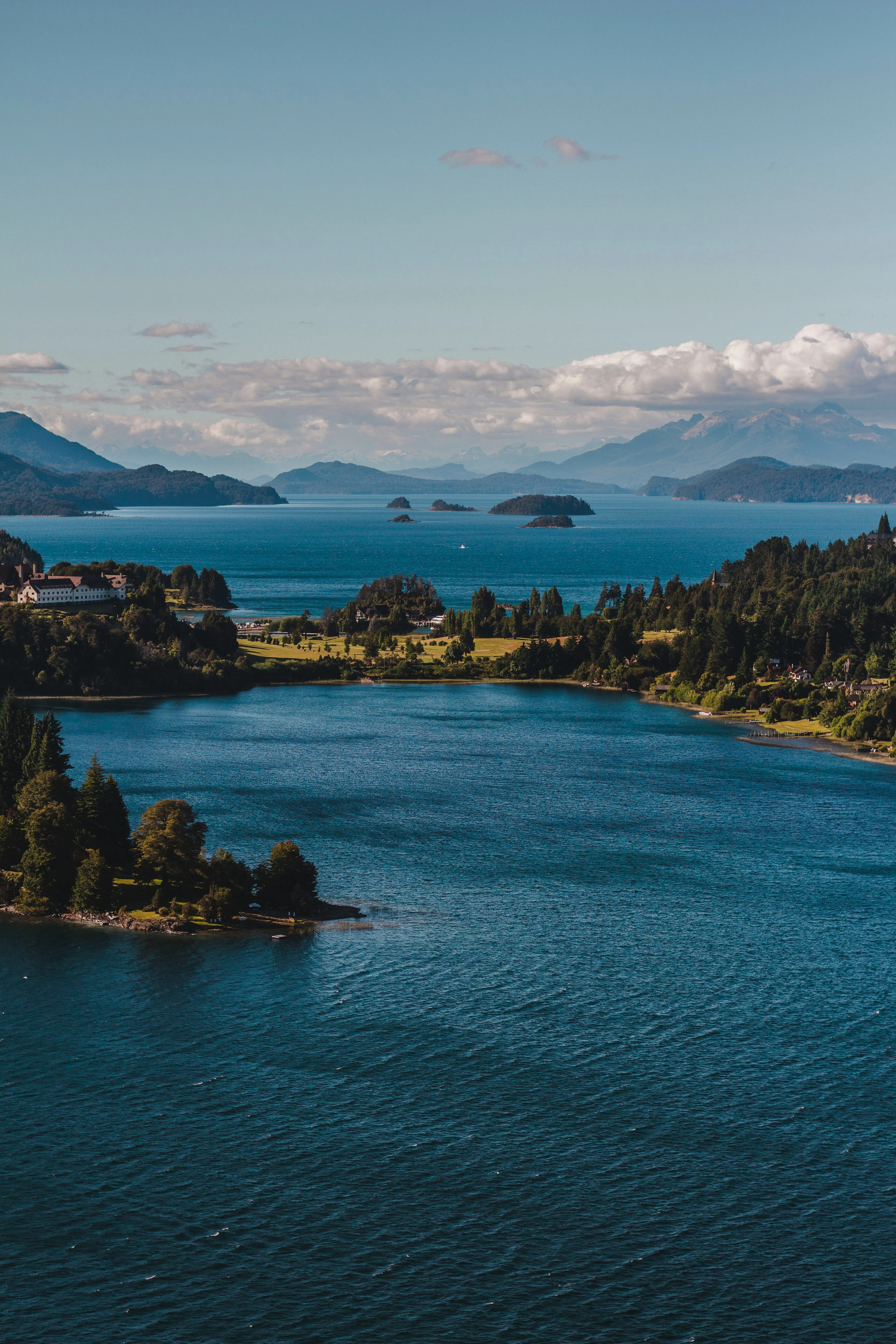 Hotel Llao Llao frente al lago